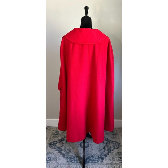 Vintage 1960's Arosak Union Made Red Embellished Button Front Cape with Pockets - Picture 4 of 10